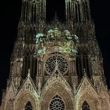 Champagne Des Anges - Proche Cathedrale De Apartment *